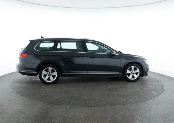 Volkswagen Passat cena 118800 przebieg: 108133, rok produkcji 2020 z Rybnik małe 781